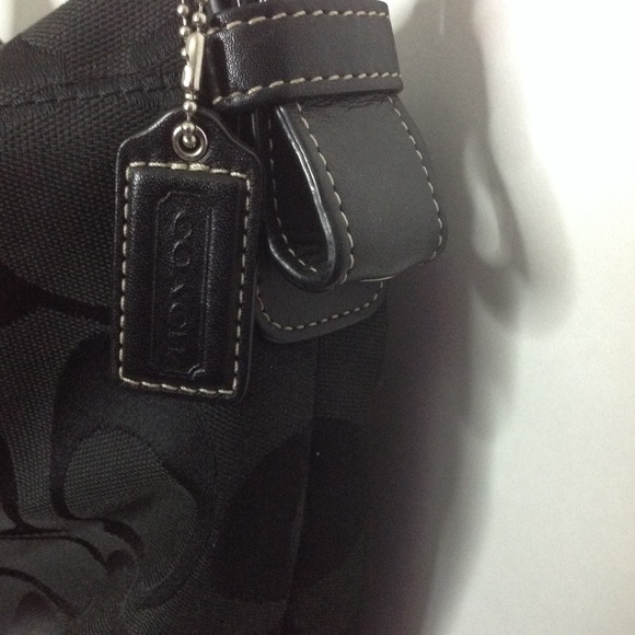 Coach Shoulder Purse - Picture 4 of 6